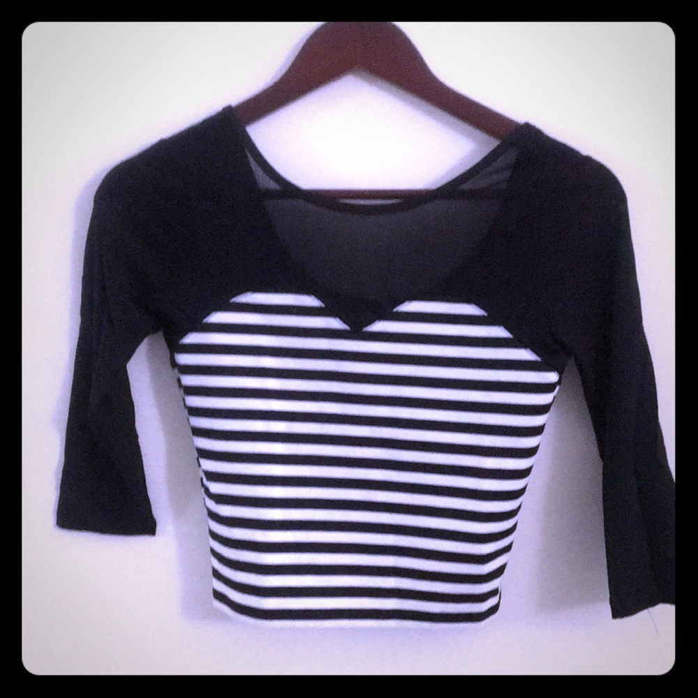 black and white crop top - Picture 1 of 4